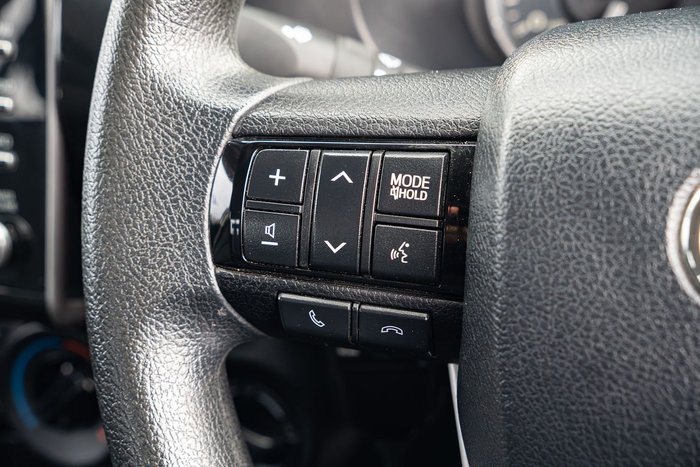 2022 Toyota Hilux SR