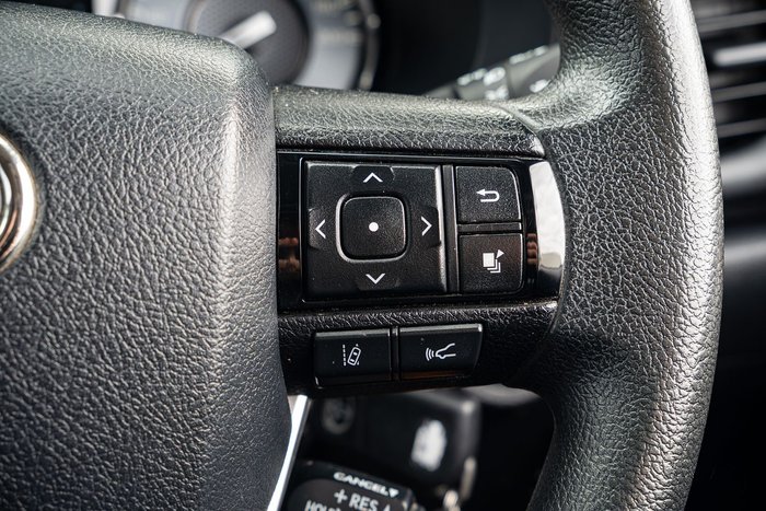 2022 Toyota Hilux SR