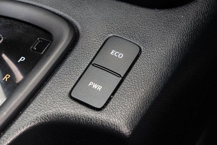 2022 Toyota Hilux SR