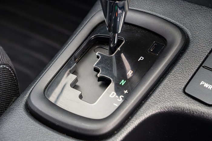 2022 Toyota Hilux SR