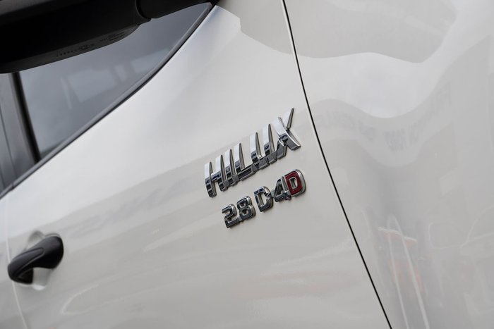 2022 Toyota Hilux SR