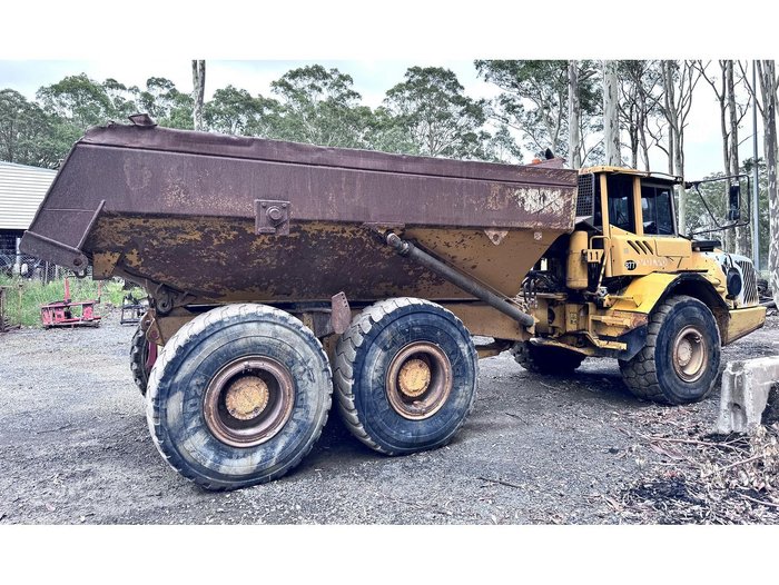 2002 Volvo Dump Truck A30d