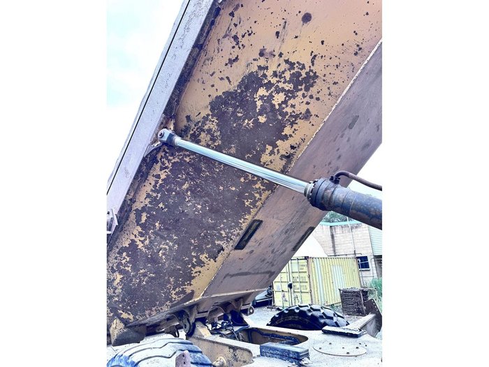 2002 Volvo Dump Truck A30d