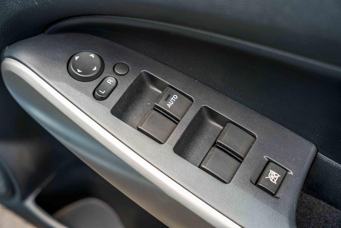 2013 Mazda 2 Neo Sport