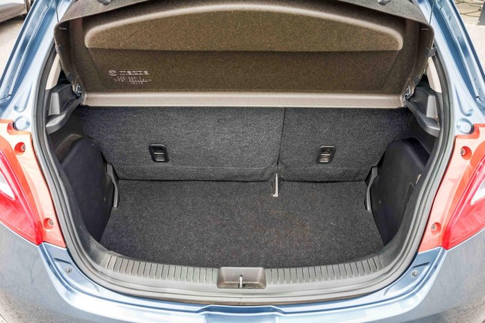 2013 Mazda 2 Neo Sport