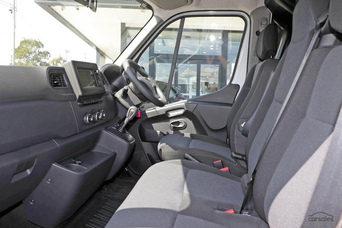 2025 Renault Master Pro 110kW X62 Phase 2 MY25 Mineral White