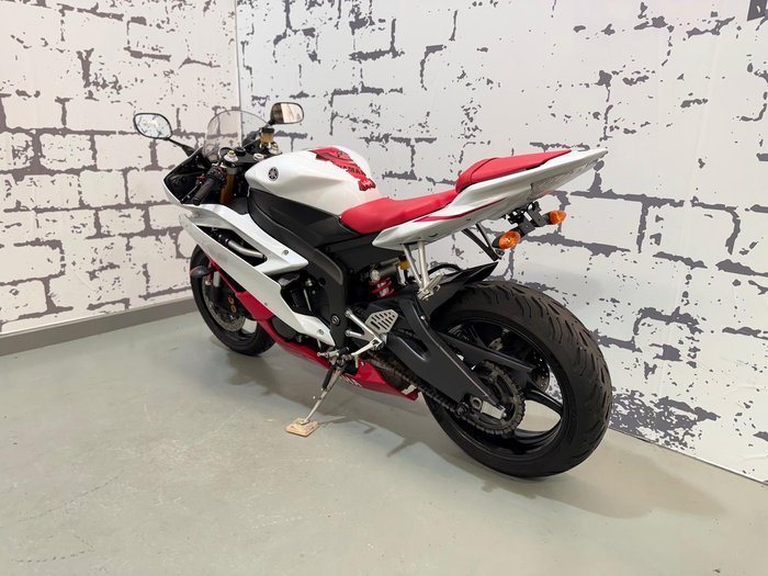 2006 Yamaha YZF-R6 R6 White