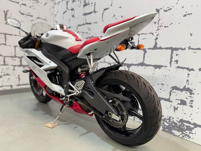2006 Yamaha YZF-R6 R6 White