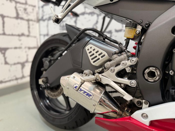 2006 Yamaha YZF-R6 R6 White