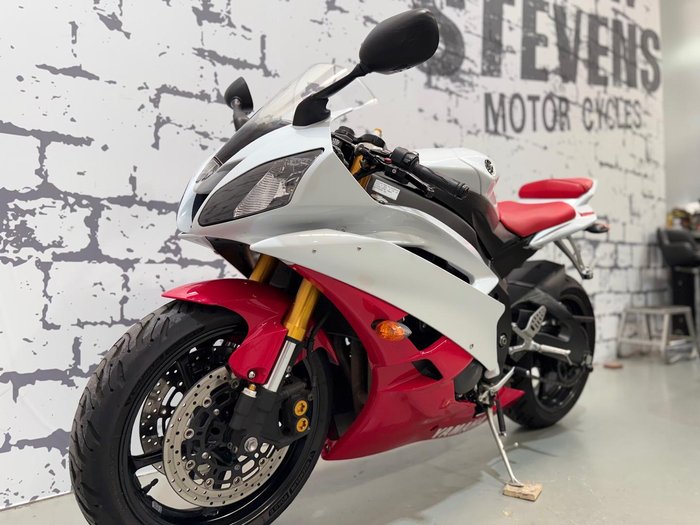 2006 Yamaha YZF-R6 R6 White