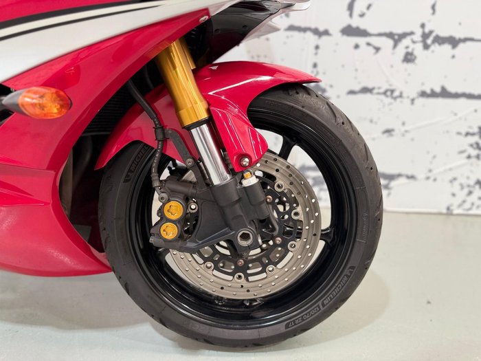 2006 Yamaha YZF-R6 R6 White