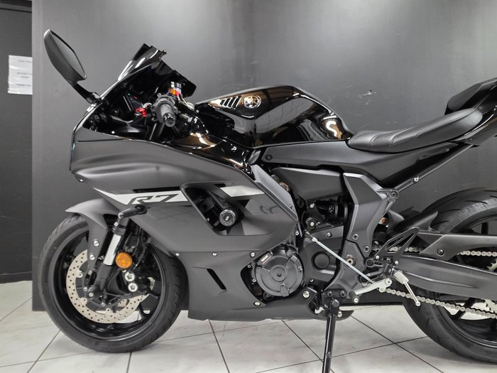 2024 Yamaha YZF-R7LA Black