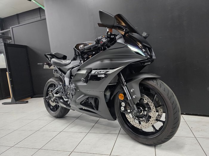 2024 Yamaha YZF-R7LA Black