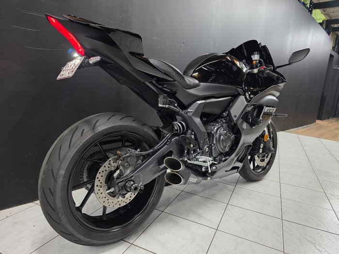 2024 Yamaha YZF-R7LA Black