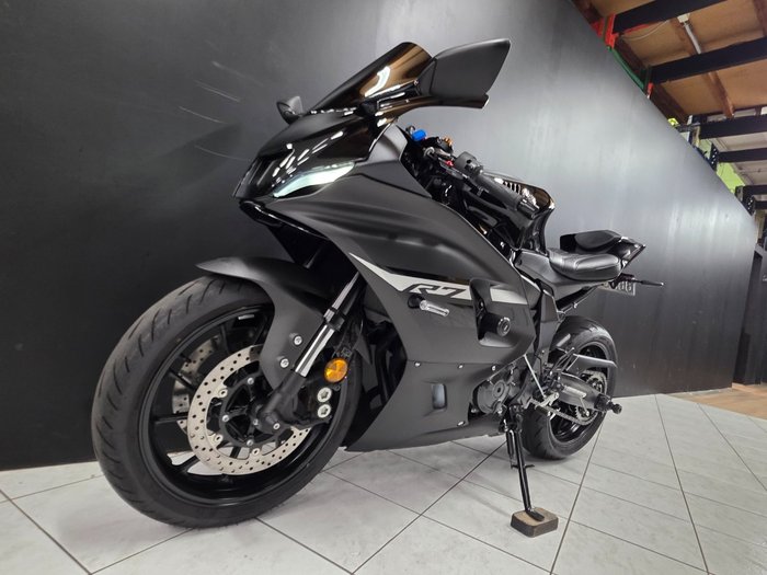 2024 Yamaha YZF-R7LA Black
