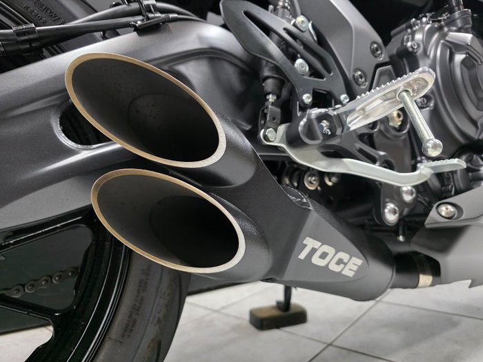 2024 Yamaha YZF-R7LA Black