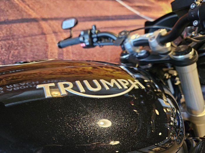 2018 Triumph Street Triple S 660 LAMS Street Triple Black