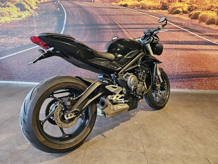 2018 Triumph Street Triple S 660 LAMS Street Triple Black
