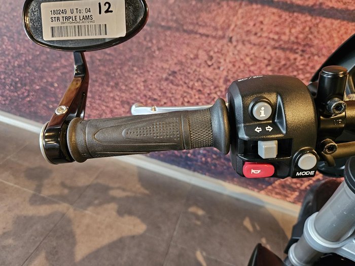 2018 Triumph Street Triple S 660 LAMS Street Triple Black