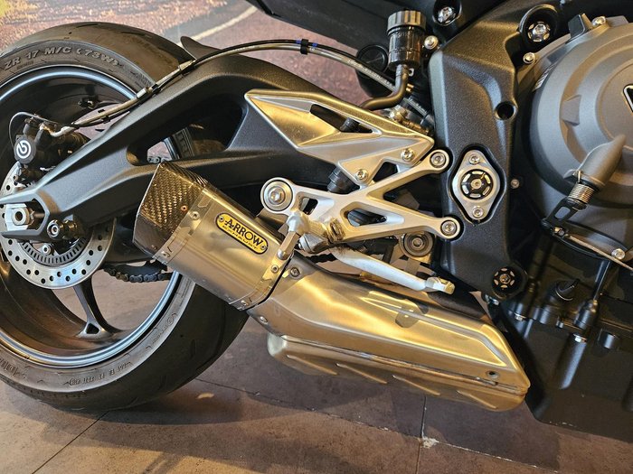 2018 Triumph Street Triple S 660 LAMS Street Triple Black