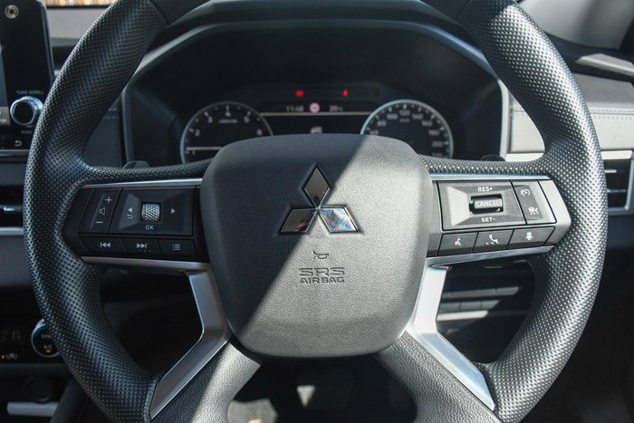 2025 Mitsubishi Outlander ES ZM MY24 Sterling Silver