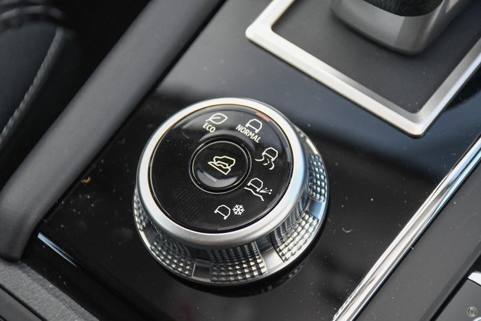 2025 Mitsubishi Outlander ES