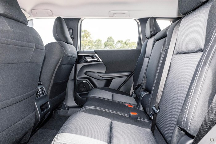 2025 Mitsubishi Outlander ES ZM MY25 Sterling Silver