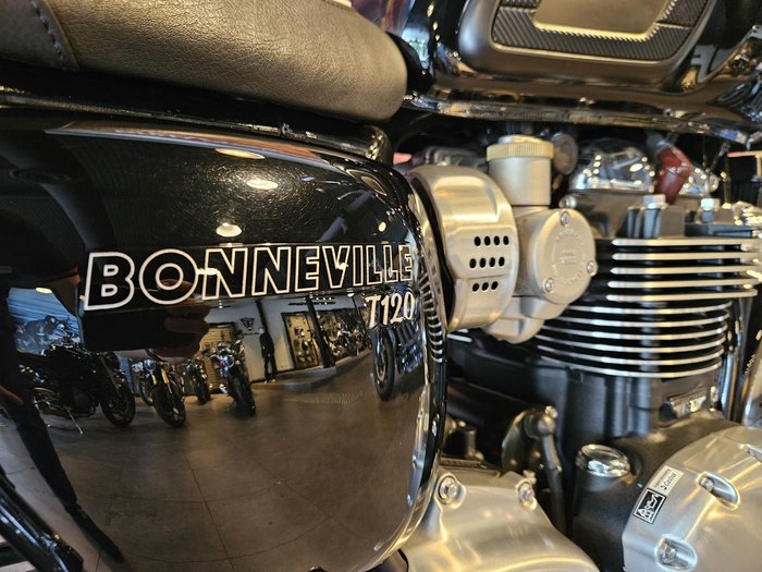 2018 Triumph Bonneville T120 Bonneville Black