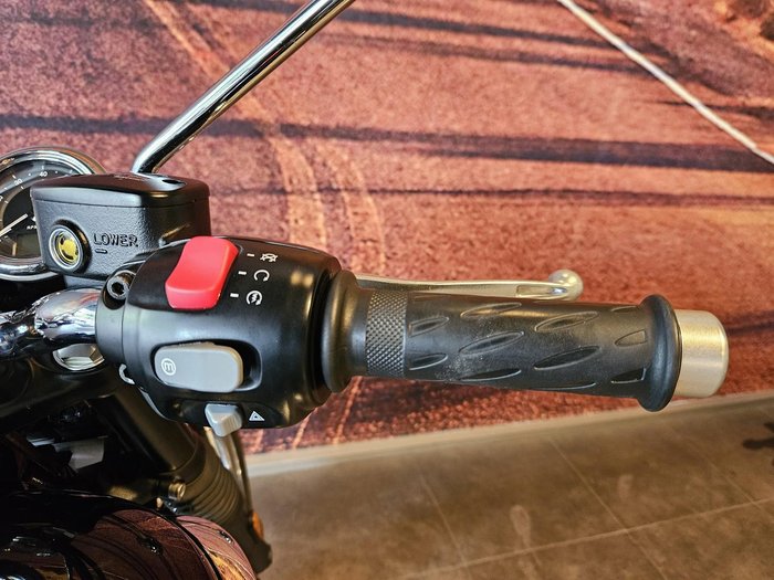 2018 Triumph Bonneville T120 Bonneville Black