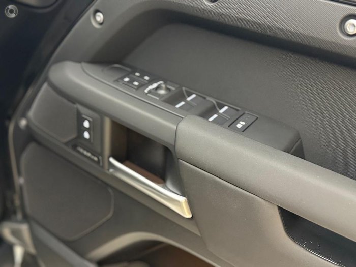 2024 Land Rover Defender 110 P400e X-Dynamic HSE