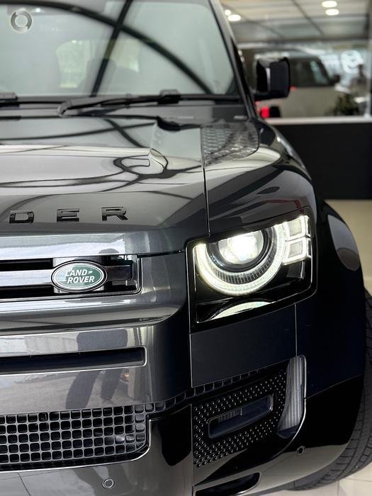 2024 Land Rover Defender 110 P400e X-Dynamic HSE