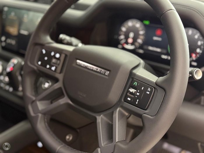 2024 Land Rover Defender 110 P400e X-Dynamic HSE