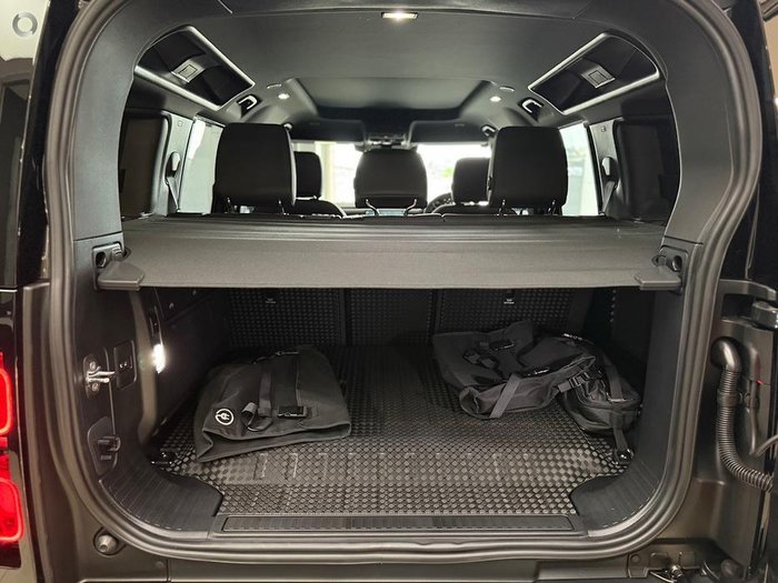 2024 Land Rover Defender 110 P400e X-Dynamic HSE