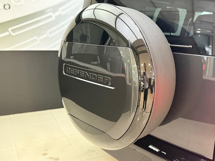 2024 Land Rover Defender 110 P400e X-Dynamic HSE