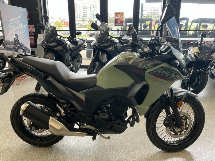 2022 Kawasaki VERSYS-X 300 SE GREEN