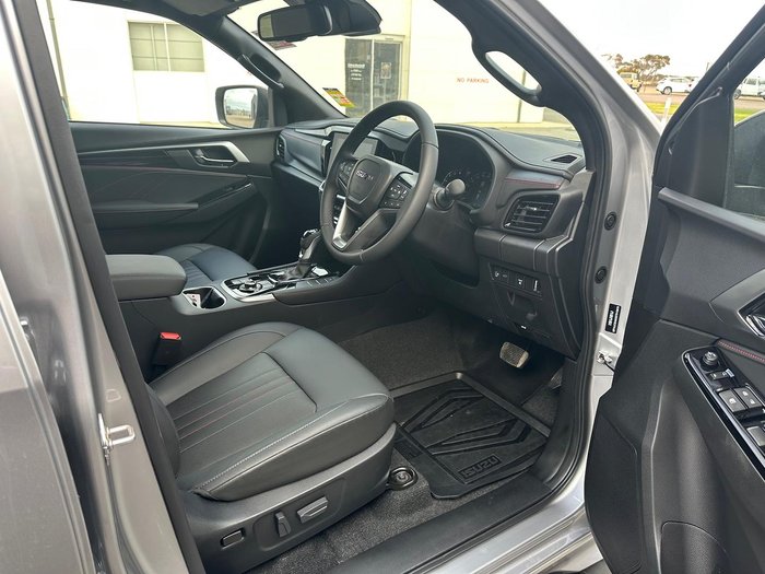 2025 Isuzu MU-X X-TERRAIN