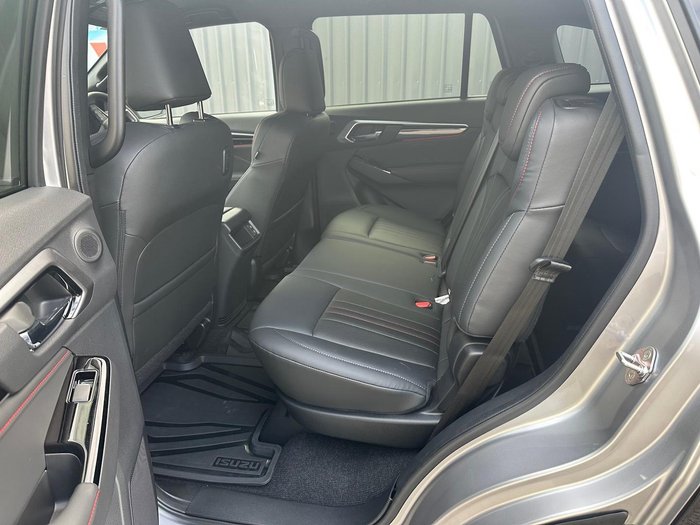 2025 Isuzu MU-X X-TERRAIN