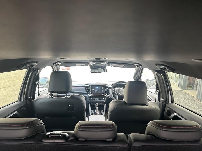 2025 Isuzu MU-X X-TERRAIN