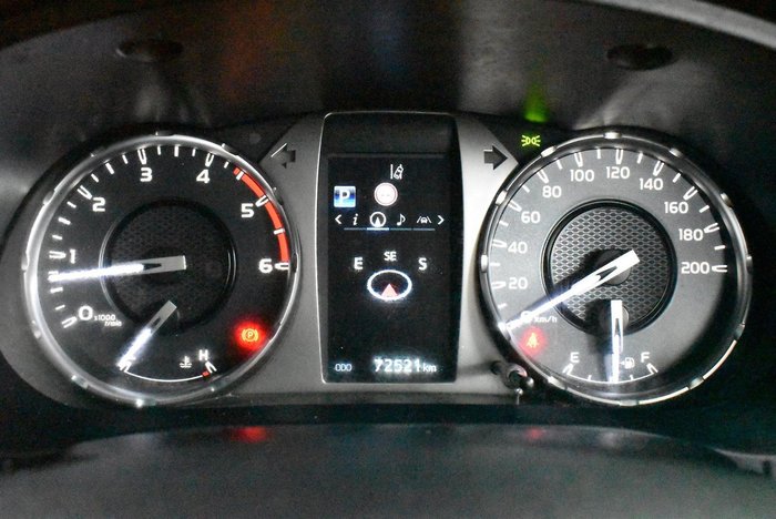 2020 Toyota Hilux SR5