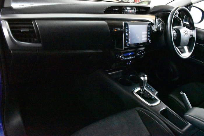 2020 Toyota Hilux SR5