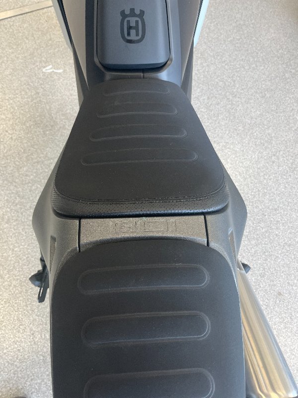 2022 HUSQVARNA VITPILEN 401