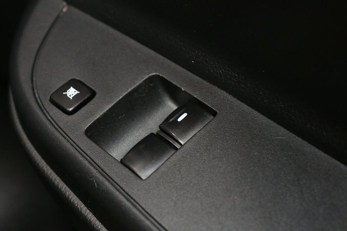 2022 Mitsubishi Triton GLX