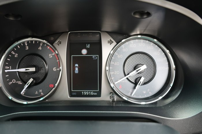 2022 Toyota Hilux SR5