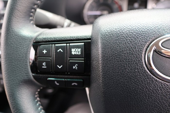 2022 Toyota Hilux SR5