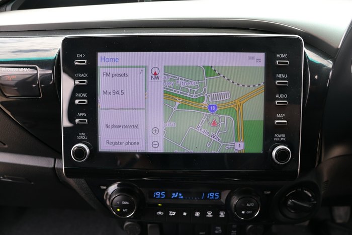 2022 Toyota Hilux SR5