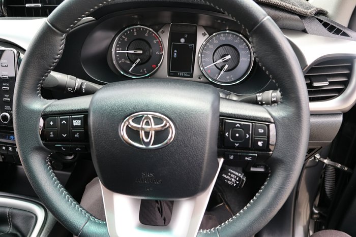 2022 Toyota Hilux SR5