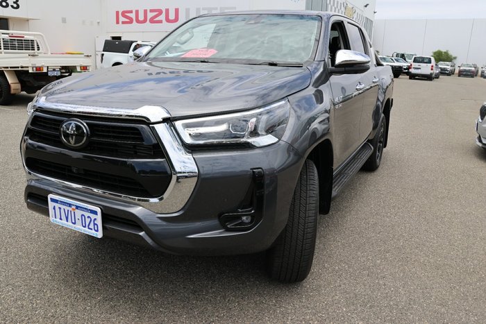 2022 Toyota Hilux SR5