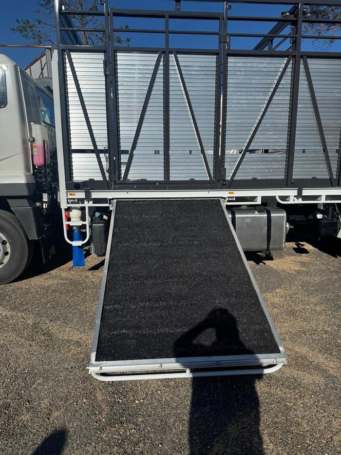 2025 Fuso Shogun FV74 360 6x4 Horse / Cattle Crate