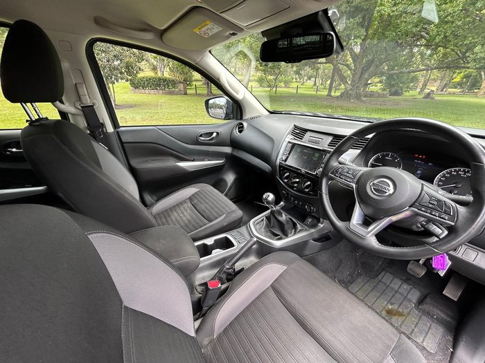 2022 Nissan Navara ST