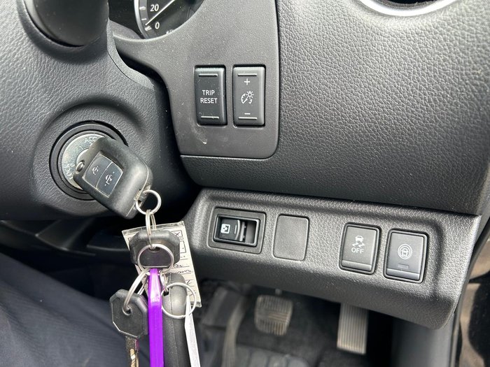 2022 Nissan Navara ST